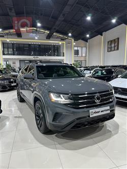 ڤۆڵکسواگن ئەتڵەس کرۆس سپۆرت